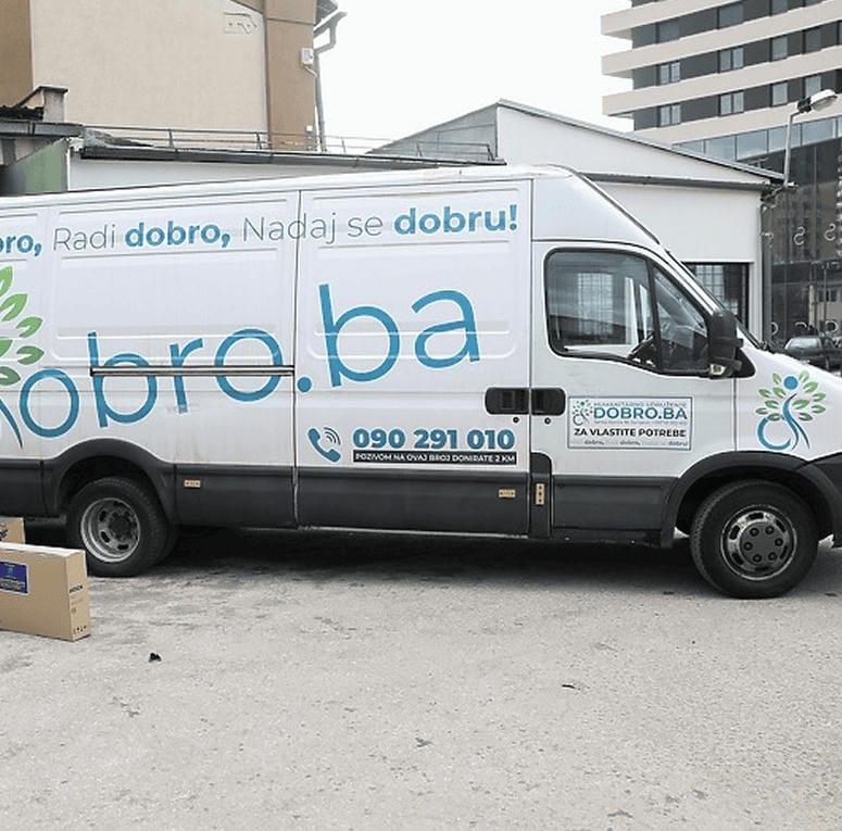 A van belonging to dobro.ba